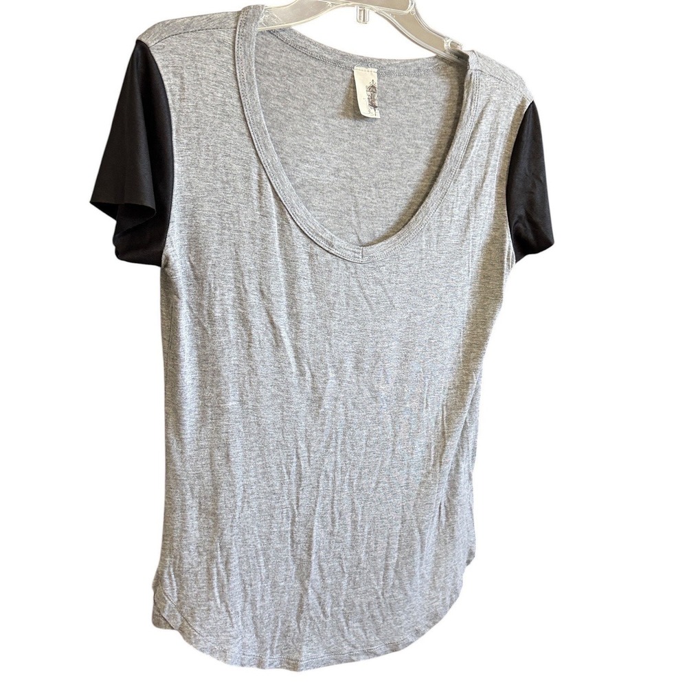 Birdcage Anthropologie Grey Black Contrast Sleeve Scoop Neck T-Shirt S Athleisur